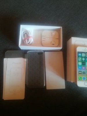 Apple iPhone SE 16 gb telekomos, gyönyörű, ajándék tok