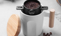 Csészébe helyezhető kávékészítő filter